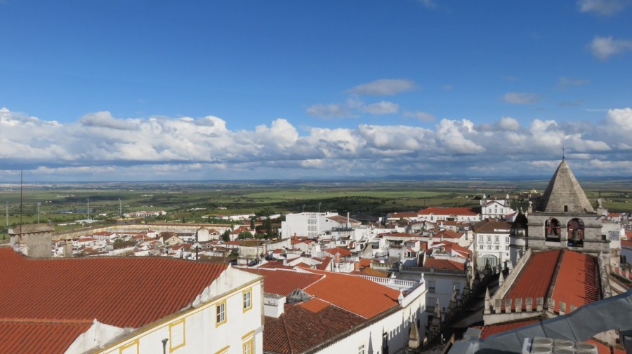 Vue sue Elvas et la campagne Vue sue Elvas et la campagne